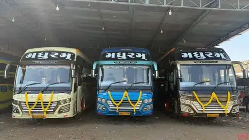 Madhuram Travels Bus-Front Image
