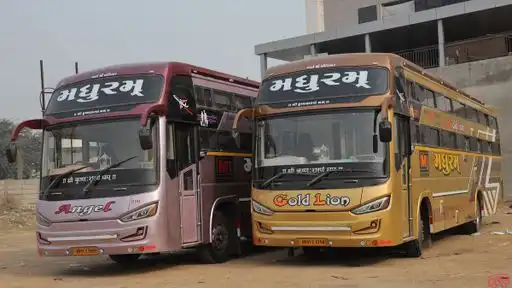Madhuram Travels Bus-Front Image