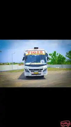 King travels Bus-Front Image