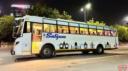 Satguru Tours & Travels Bus-Side Image