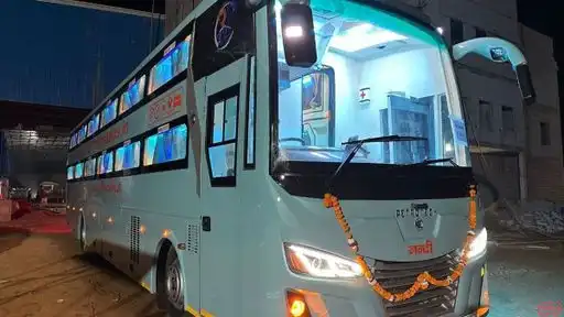 Ratna Prabha Travels Bus-Front Image