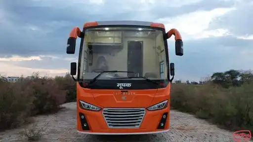 Ratna Prabha Travels Bus-Front Image