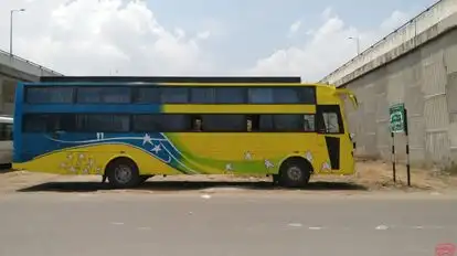 LKS TRAVELS Bus-Side Image
