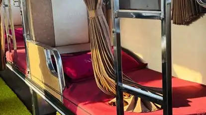 AL AYAAN TRAVELS Bus-Side Image