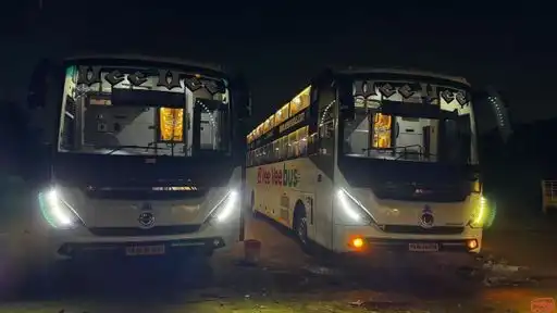 VEE VEE BUS Bus-Front Image