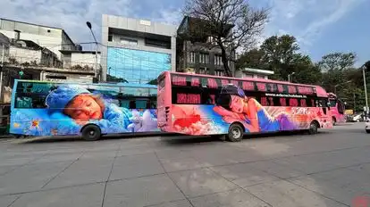 EDENS HOLIDAYS Bus-Side Image
