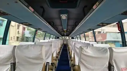 KALLAZHAGAR TRAVELS Bus-Front Image