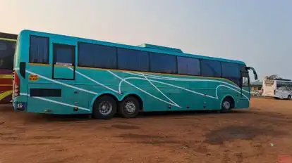 KALLAZHAGAR TRAVELS Bus-Side Image