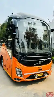 REINDEER TRANSIT Bus-Front Image