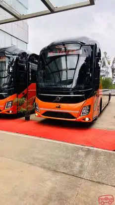 REINDEER TRANSIT Bus-Front Image