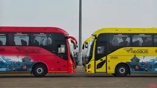 ReoBus Pro Bus-Front Image