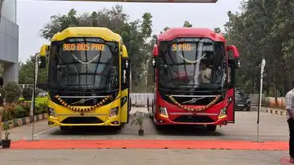 ReoBus Pro Bus-Front Image