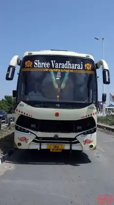 SHREE VARADHARAJ TRAVELS Bus-Front Image