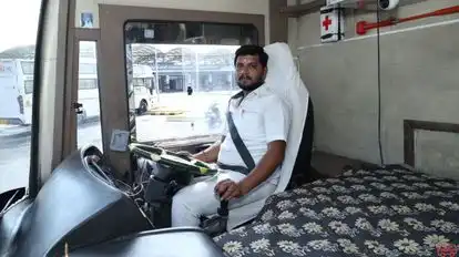 SHREE VARADHARAJ TRAVELS Bus-Amenities Image