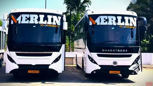 MERLIN CONNECT Bus-Front Image