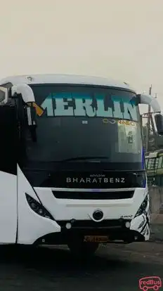 MERLIN CONNECT Bus-Front Image