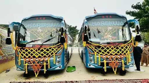 Shri Charbhuja Travel Agency Bus-Front Image
