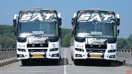 Sri Annapoorneshwari Travels Bus-Front Image