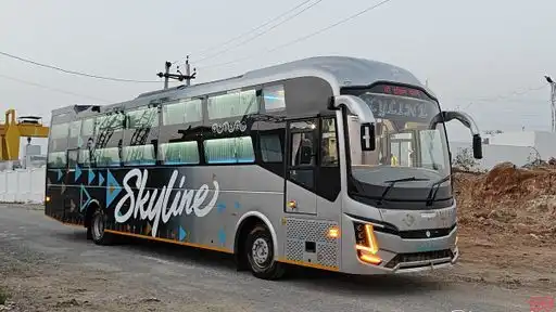SKYLINE Roadways Bus-Front Image