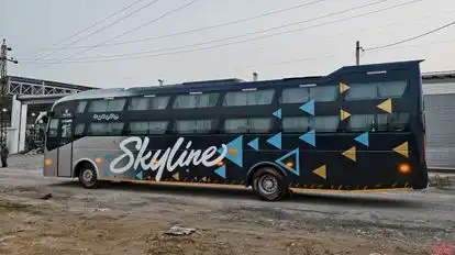 SKYLINE Roadways Bus-Side Image