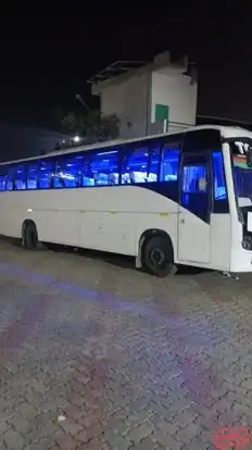 Shishpal Travels Bus-Front Image
