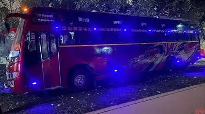 Mannat Holidays Bus-Side Image