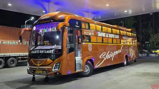 Shivpal Travells Bus-Front Image
