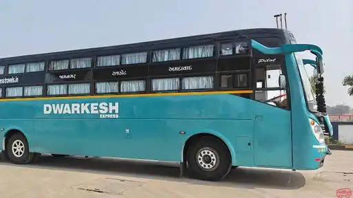 DWARKESH EXPRESS TRAVELS Bus-Front Image