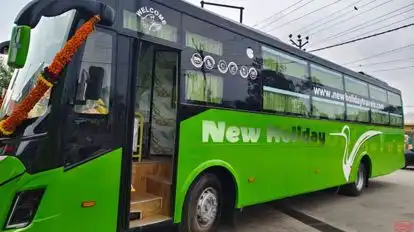 NEW HOLIDAY TRAVEL Bus-Side Image