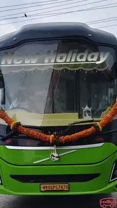 NEW HOLIDAY TRAVEL Bus-Front Image