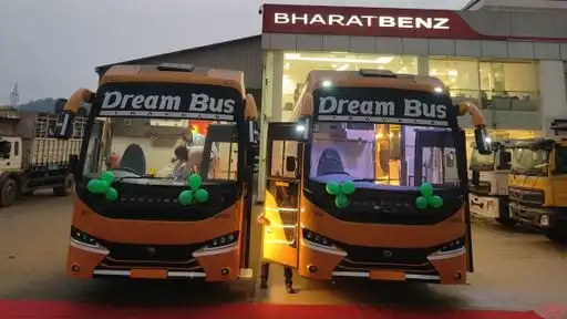 DREAM BUS TRAVELS Bus-Front Image