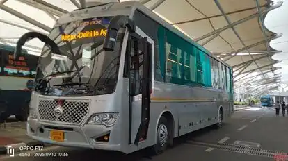 AirPax Business Class Luxury Bus-Side Image