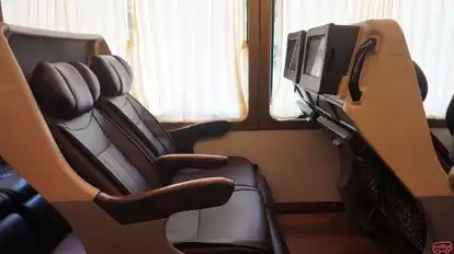 AirPax Business Class Luxury Bus-Seats Image