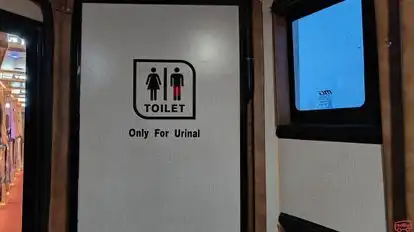 V Bus Holidays Bus-Amenities Image