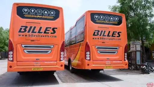 Billes Travels Bus-Front Image