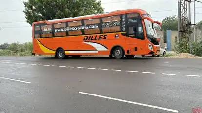 Billes Travels Bus-Front Image