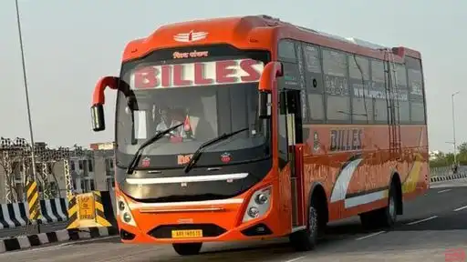 Billes Travels Bus-Front Image