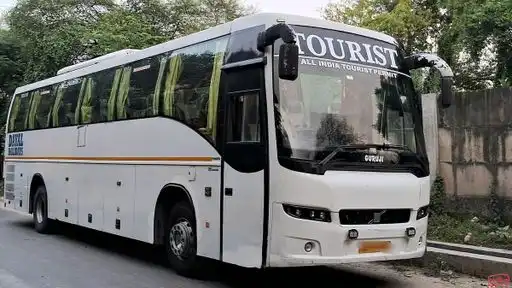 Dayal Holidays Bus-Front Image
