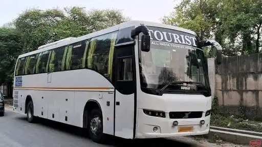 Dayal Holidays Bus-Front Image