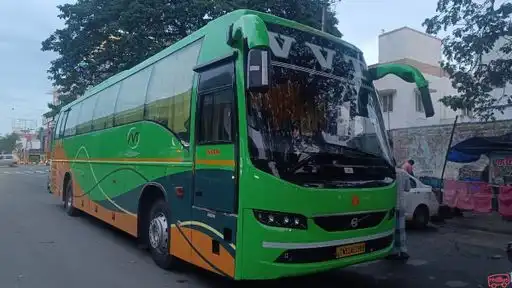 VVT HOLIDAYS Bus-Front Image