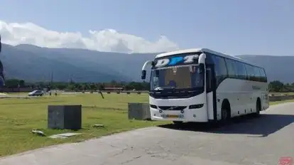 DPT HOLIDAYS Bus-Side Image
