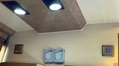 SNST Bus Lines Bus-Amenities Image