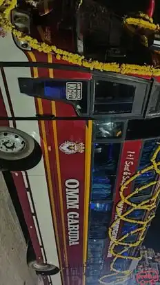 OOM GARUDA TOURS AND TRAVELS Bus-Front Image