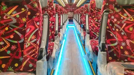 SHREE KULSWAMINI TRAVELS Bus-Front Image