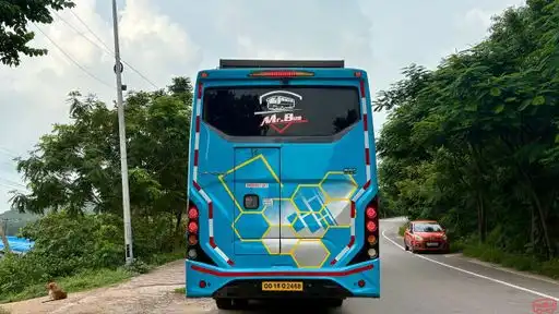 Mr.bus(mister) Bus-Front Image