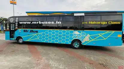 Mr.bus(mister) Bus-Side Image