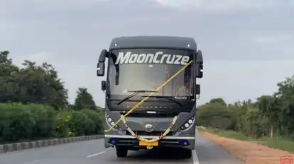 Mooncruze Xpressline Bus-Front Image