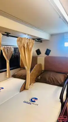 Mooncruze Xpressline Bus-Seats Image