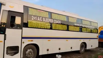 SRI MURUGAS TRAVELS Bus-Side Image