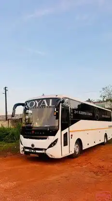 Royal Road Runners Bus-Front Image
